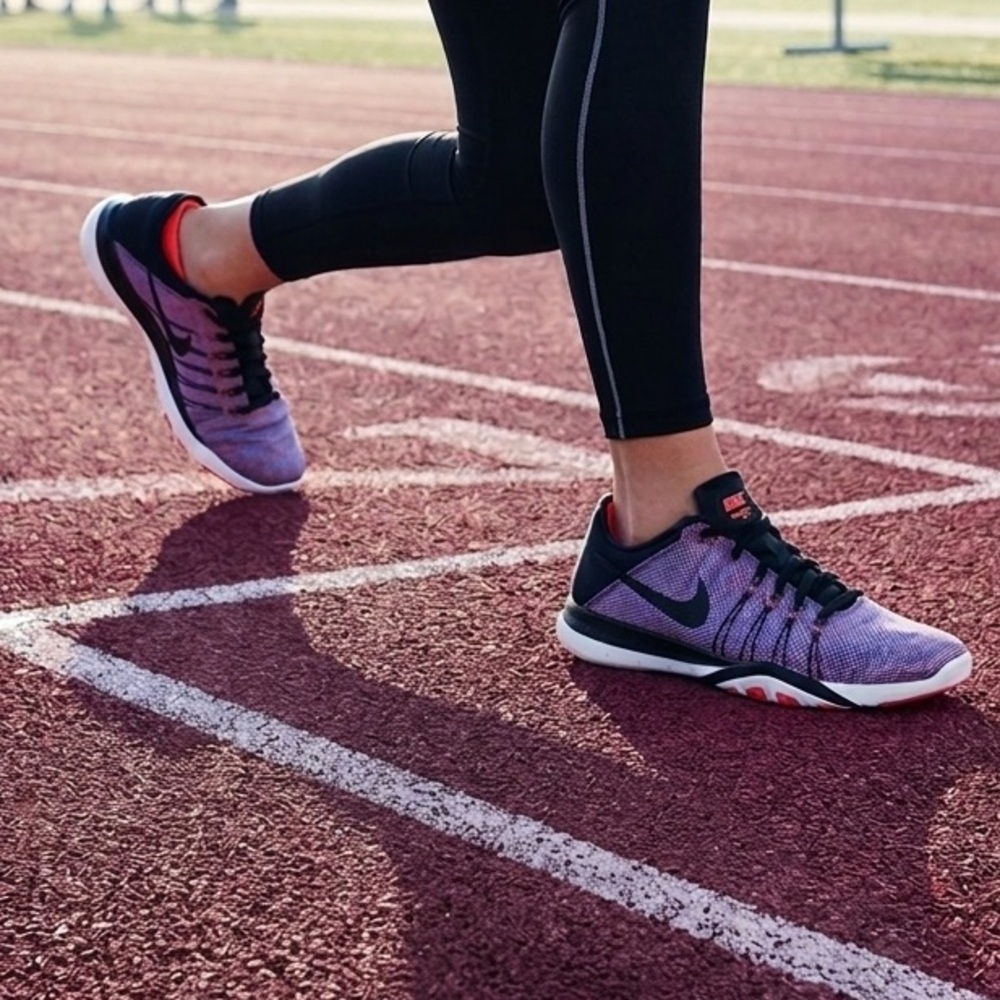 Nike Free TR 6 Black and Red Sneakers